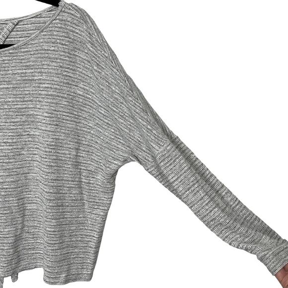 Lumiere Grey Long sleeve open back tie knit top size large - Picture 3 of 4